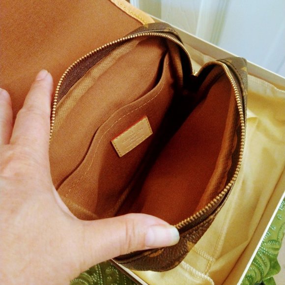 Louis Vuitton Monogram Bosphore Waist Bum Bag - Picture 11 of 14